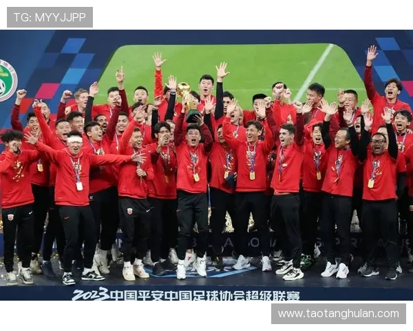 上海海港全面提升球队实力奋战新赛季打造冠军之师再创辉煌