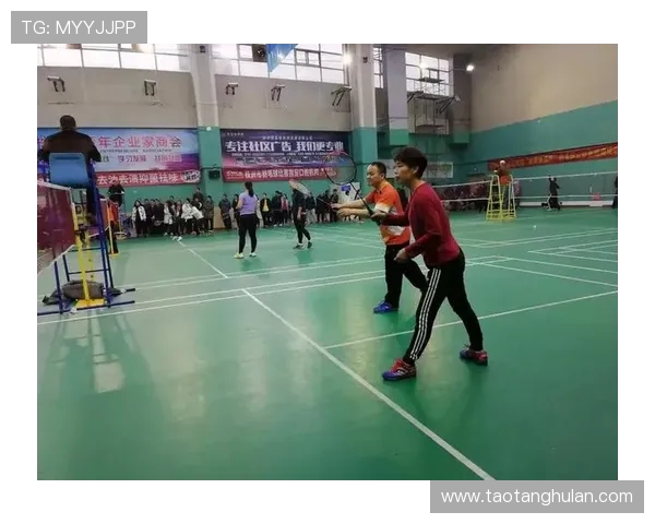 重庆羽毛球队与南京羽毛球队的赛后复盘与团队协作分析